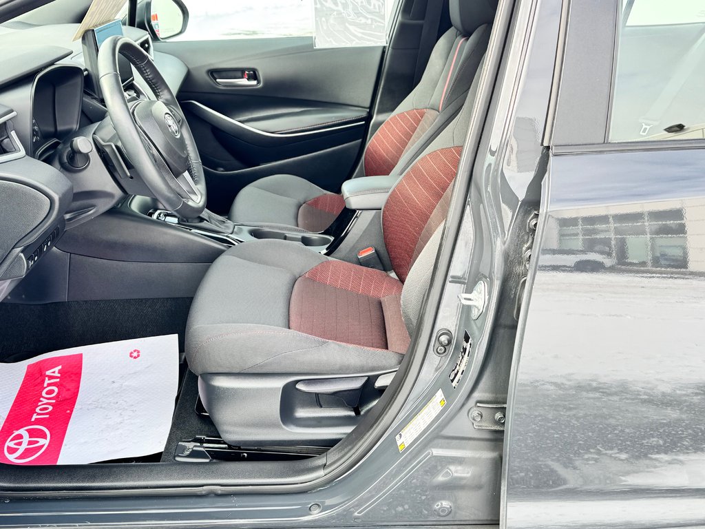 2025 Toyota Corolla SE AMÉLIORÉ / TOIT / MAGS 18 / ÉTAT NEUF !!!!! in Thetford Mines, Quebec - 37 - w1024h768px