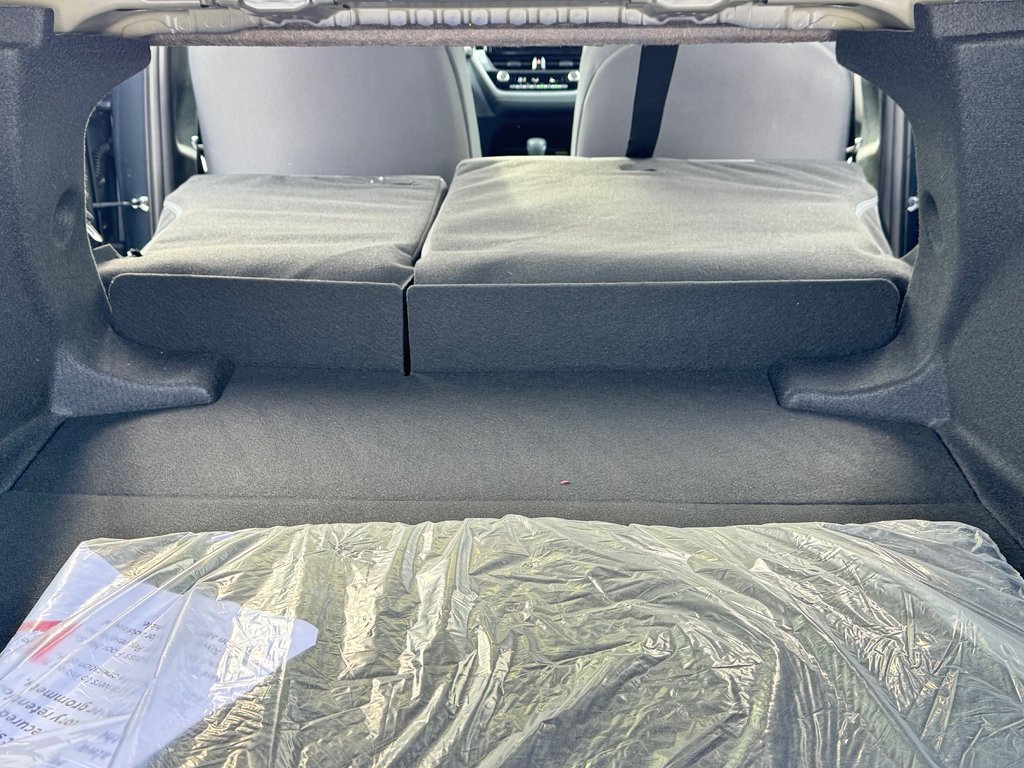 2025 Toyota Corolla SE AMÉLIORÉ / TOIT / MAGS 18 / ÉTAT NEUF !!!!! in Thetford Mines, Quebec - 70 - w1024h768px