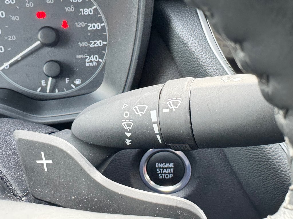 2025 Toyota Corolla SE AMÉLIORÉ / TOIT / MAGS 18 / ÉTAT NEUF !!!!! in Thetford Mines, Quebec - 47 - w1024h768px