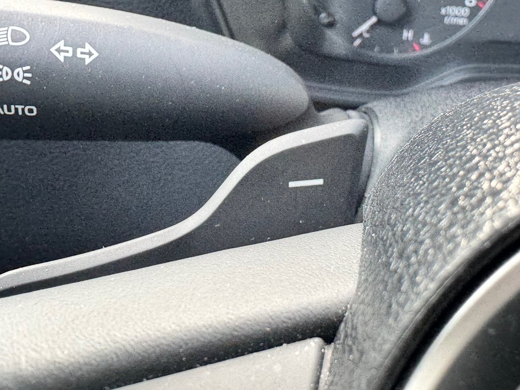 2025 Toyota Corolla SE AMÉLIORÉ / TOIT / MAGS 18 / ÉTAT NEUF !!!!! in Thetford Mines, Quebec - 43 - w1024h768px