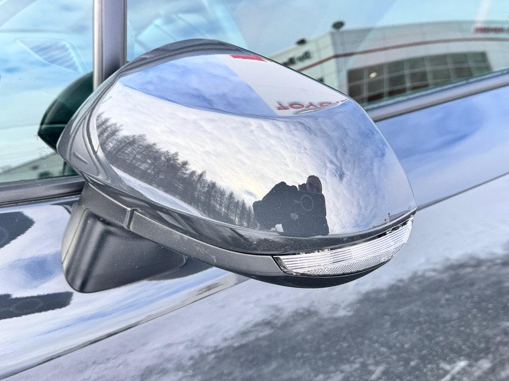 2025 Toyota Corolla SE AMÉLIORÉ / TOIT / MAGS 18 / ÉTAT NEUF !!!!! in Thetford Mines, Quebec - 23 - w1024h768px