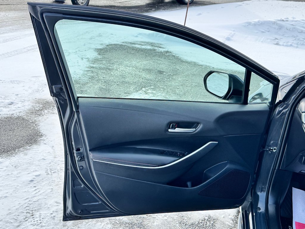 2025 Toyota Corolla SE AMÉLIORÉ / TOIT / MAGS 18 / ÉTAT NEUF !!!!! in Thetford Mines, Quebec - 34 - w1024h768px