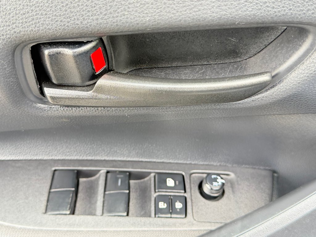 2025 Toyota Corolla LE / 15.300KM SEULEMENT / ÉTAT NEUF / WOW !!!! / in Thetford Mines, Quebec - 25 - w1024h768px