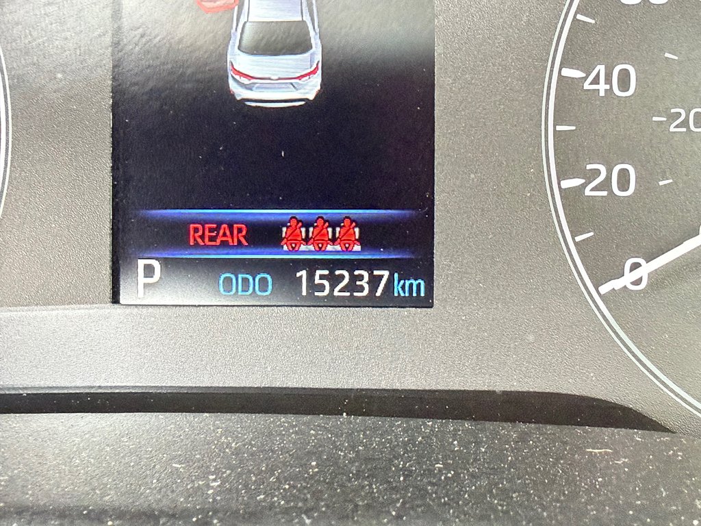 2025 Toyota Corolla LE / 15.300KM SEULEMENT / ÉTAT NEUF / WOW !!!! / in Thetford Mines, Quebec - 33 - w1024h768px