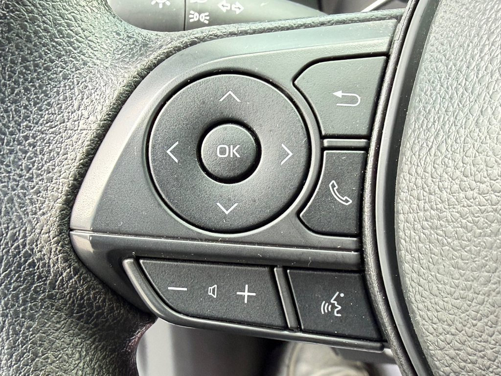 2025 Toyota Corolla LE / 15.300KM SEULEMENT / ÉTAT NEUF / WOW !!!! / in Thetford Mines, Quebec - 29 - w1024h768px