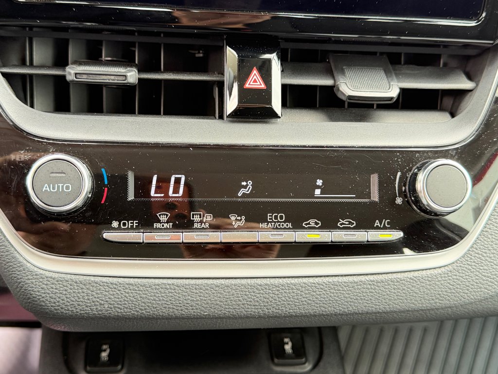 2025 Toyota Corolla LE / 15.300KM SEULEMENT / ÉTAT NEUF / WOW !!!! / in Thetford Mines, Quebec - 36 - w1024h768px