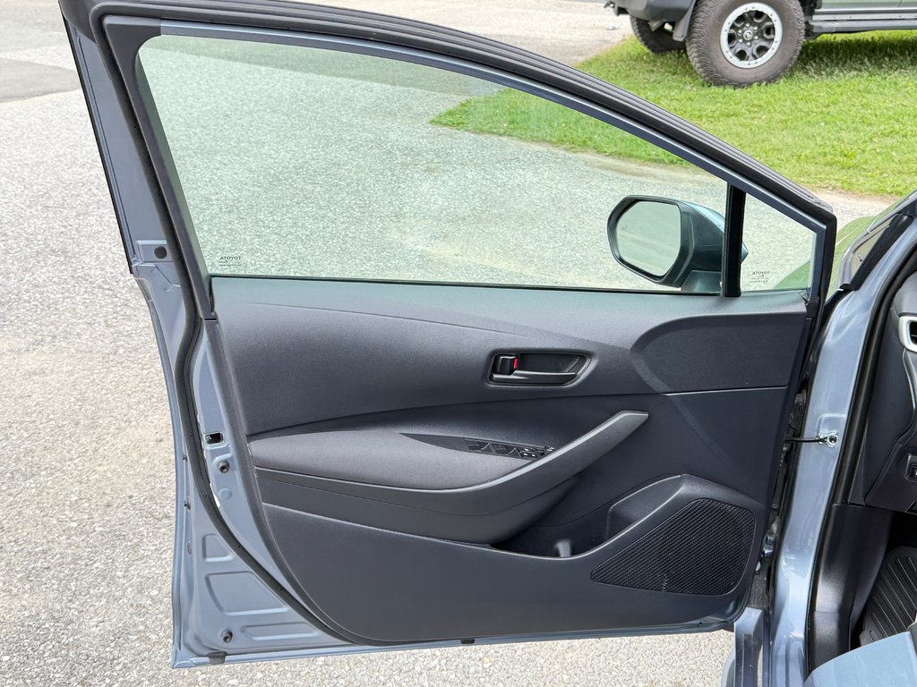 2025 Toyota Corolla LE / 15.300KM SEULEMENT / ÉTAT NEUF / WOW !!!! / in Thetford Mines, Quebec - 24 - w1024h768px