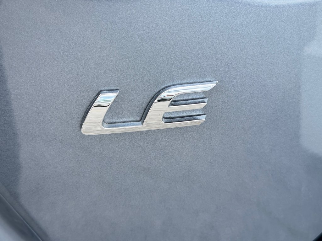 2025 Toyota Corolla LE / 15.300KM SEULEMENT / ÉTAT NEUF / WOW !!!! / in Thetford Mines, Quebec - 21 - w1024h768px