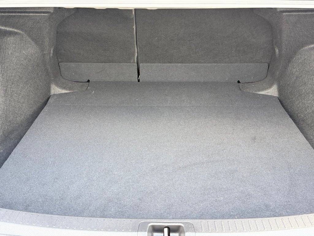 2025 Toyota Corolla HYBRIDE SE AWD / 8500 KM / PEA 08-09-29=100KM / in Thetford Mines, Quebec - 58 - w1024h768px