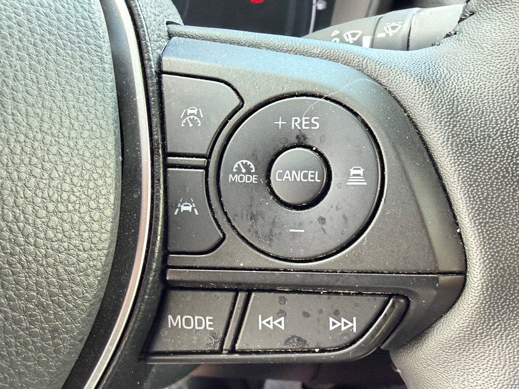 2025 Toyota Corolla HYBRIDE SE AWD / 8500 KM / PEA 08-09-29=100KM / in Thetford Mines, Quebec - 39 - w1024h768px