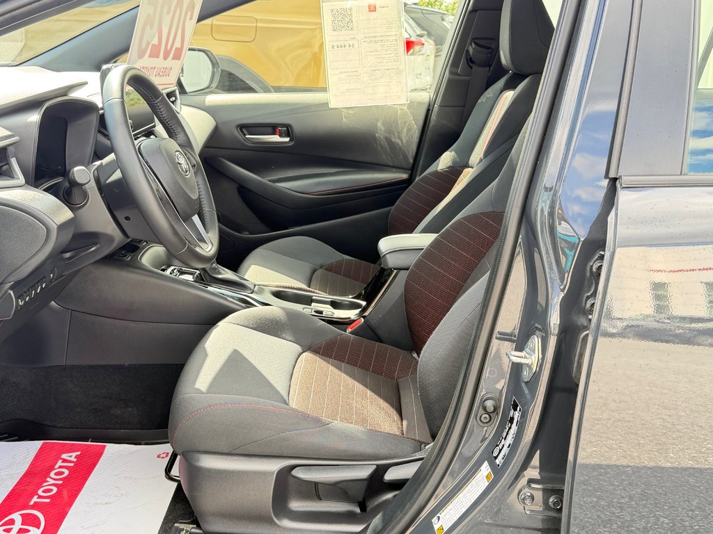 2025 Toyota Corolla HYBRIDE SE AWD / 8500 KM / PEA 08-09-29=100KM / in Thetford Mines, Quebec - 32 - w1024h768px