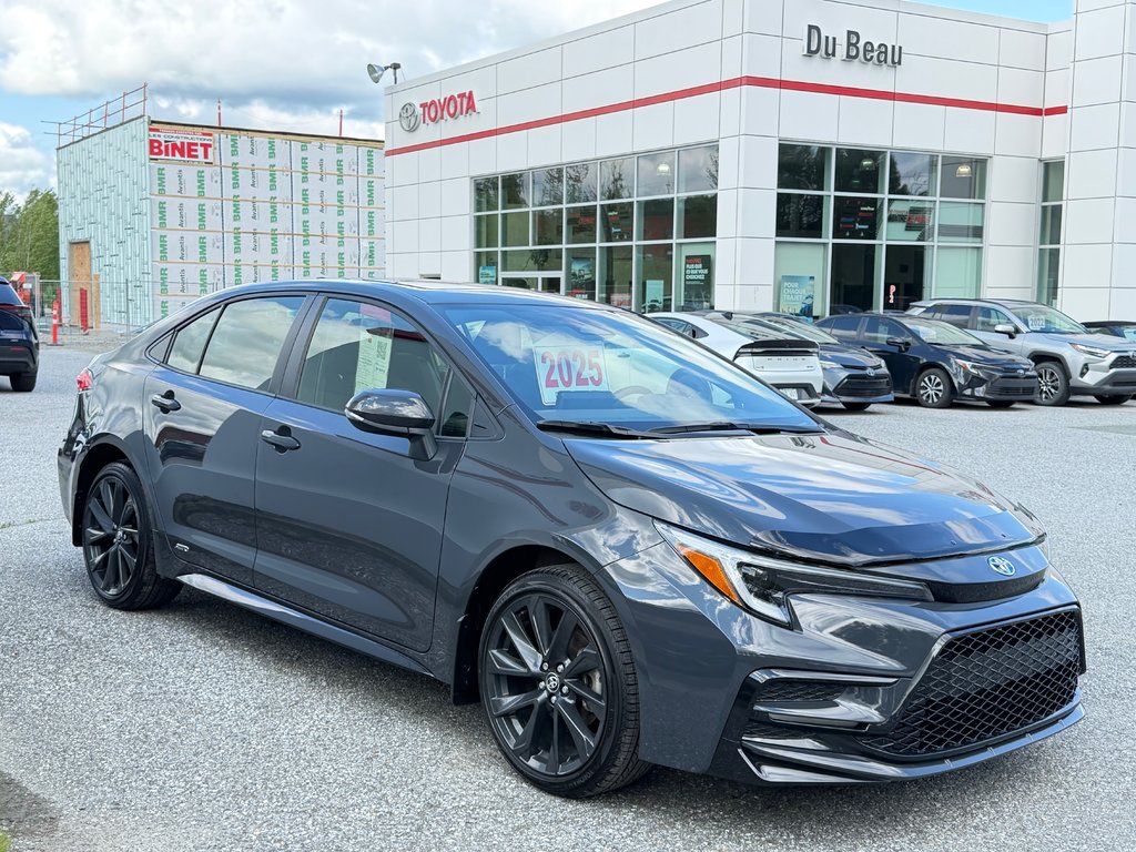 2025 Toyota Corolla HYBRIDE SE AWD / 8500 KM / PEA 08-09-29=100KM / in Thetford Mines, Quebec - 3 - w1024h768px