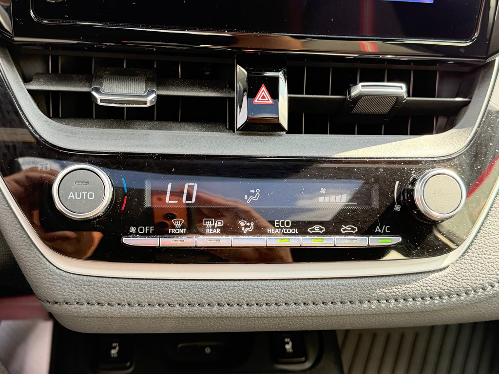 2025 Toyota Corolla HYBRIDE SE AWD / 8500 KM / PEA 08-09-29=100KM / in Thetford Mines, Quebec - 45 - w1024h768px