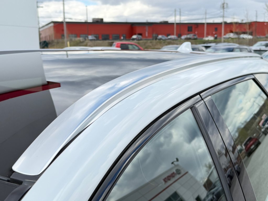 2025 Toyota Crown Signia LIMITED HYBRIDE AWD /  LE MOINS CHER DU NET !! / in Thetford Mines, Quebec - 18 - w1024h768px