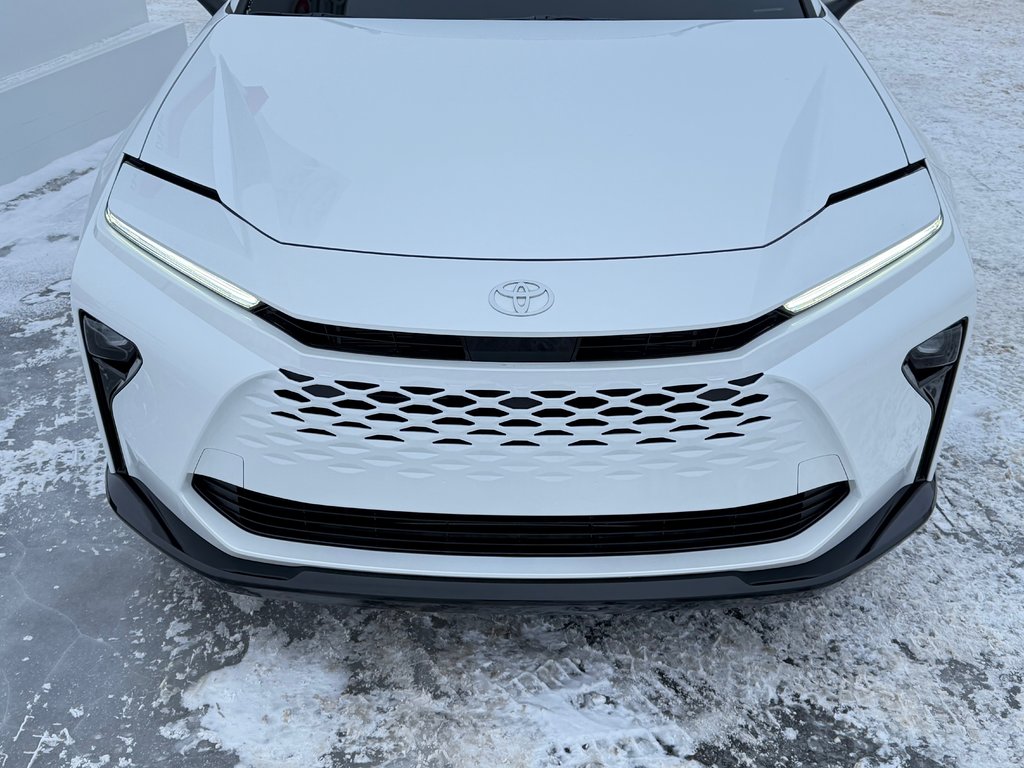 2025 Toyota Crown Signia LIMITED HYBRIDE AWD /  LE MOINS CHER DU NET !! / in Thetford Mines, Quebec - 12 - w1024h768px