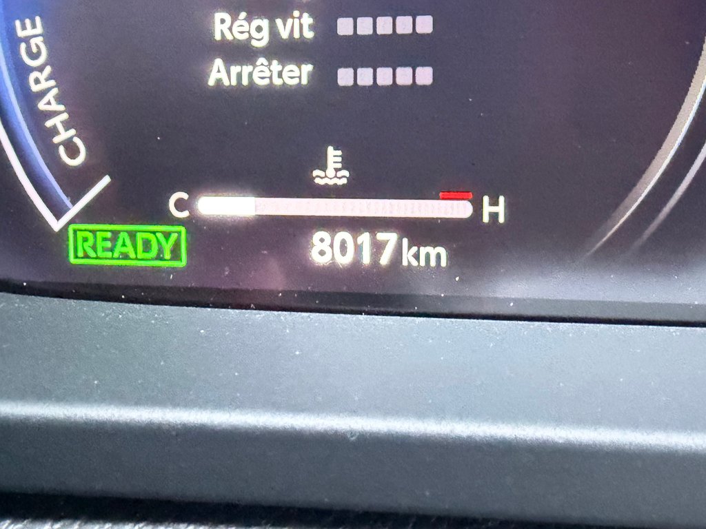 2025 Toyota Crown Signia LIMITED HYBRIDE AWD /  LE MOINS CHER DU NET !! / in Thetford Mines, Quebec - 38 - w1024h768px