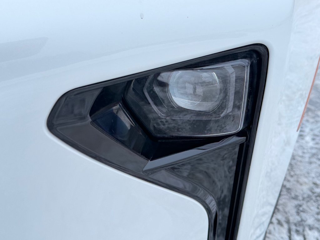 2025 Toyota Crown Signia LIMITED HYBRIDE AWD /  LE MOINS CHER DU NET !! / in Thetford Mines, Quebec - 10 - w1024h768px