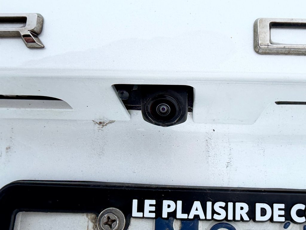 2025 Toyota Crown Signia LIMITED HYBRIDE AWD /  LE MOINS CHER DU NET !! / in Thetford Mines, Quebec - 20 - w1024h768px