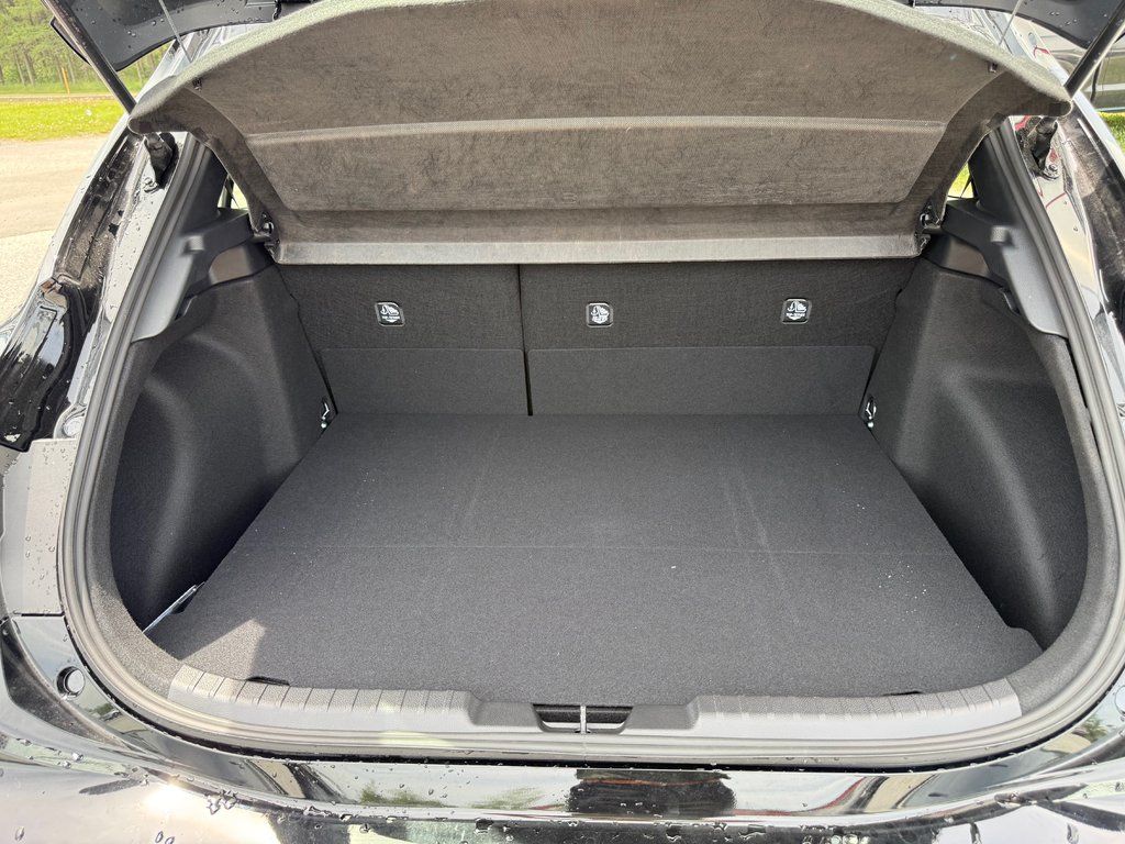 2026 Toyota GR Corolla CORE in Thetford Mines, Quebec - 47 - w1024h768px