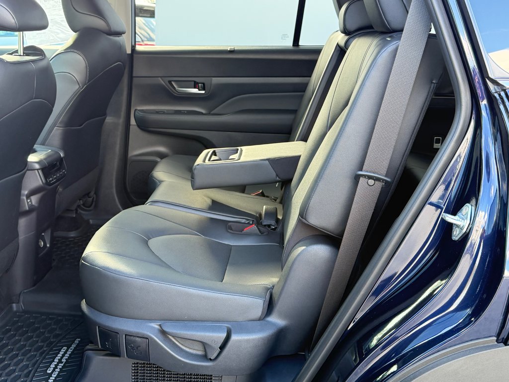 Toyota Grand Highlander HYBRIDE XLE AWD / 8.500KM / HYPER RARE / 2026 à Thetford Mines, Québec - 59 - w1024h768px