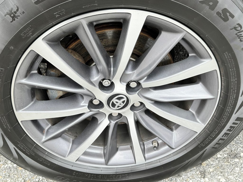 2019 Toyota Highlander XLE AWD / 8 PLACES / GPS / CUIR ET ++++ / in Thetford Mines, Quebec - 15 - w1024h768px