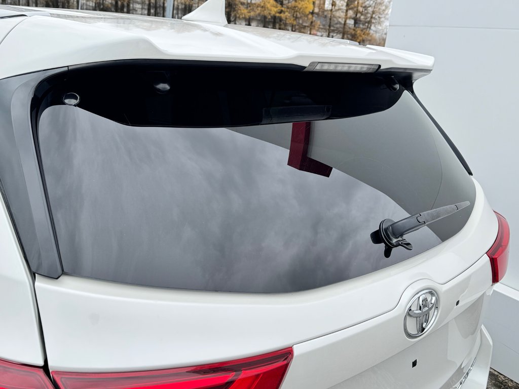 2019 Toyota Highlander XLE AWD / 8 PLACES / GPS / CUIR ET ++++ / in Thetford Mines, Quebec - 72 - w1024h768px