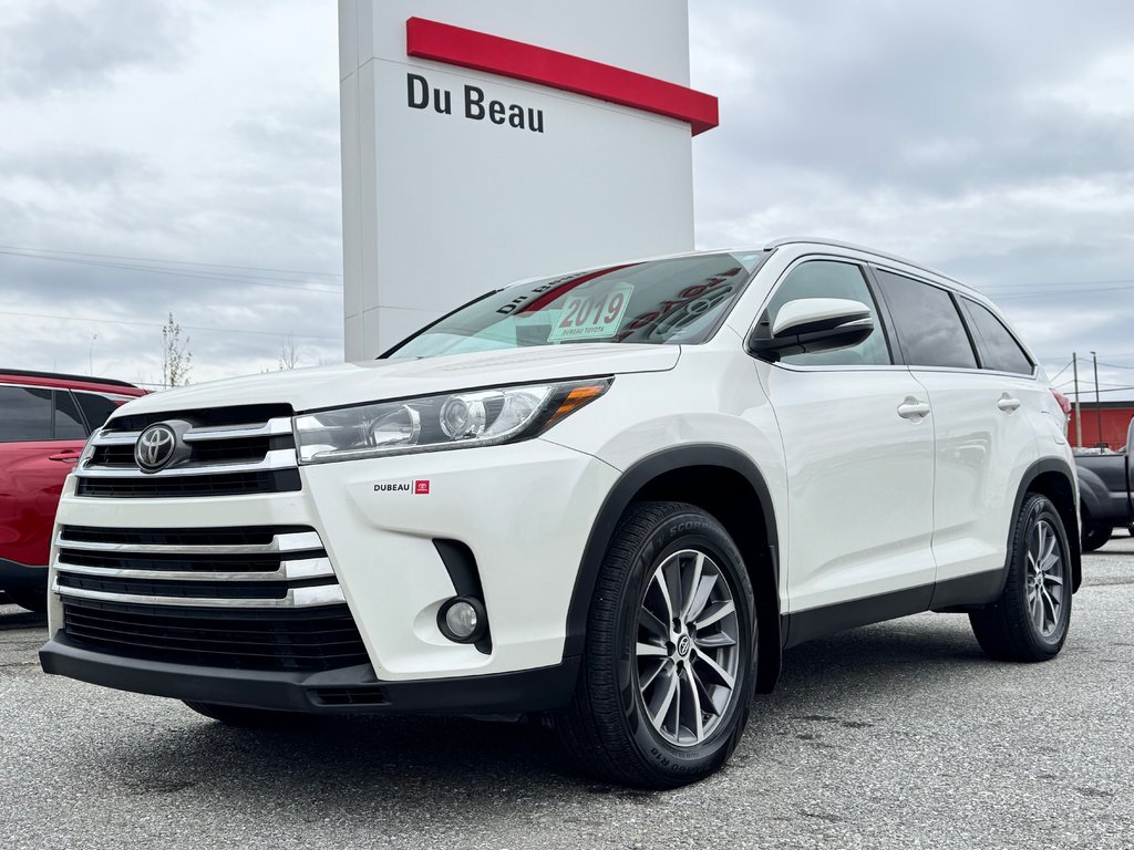 2019 Toyota Highlander XLE AWD / 8 PLACES / GPS / CUIR ET ++++ / in Thetford Mines, Quebec - 1 - w1024h768px