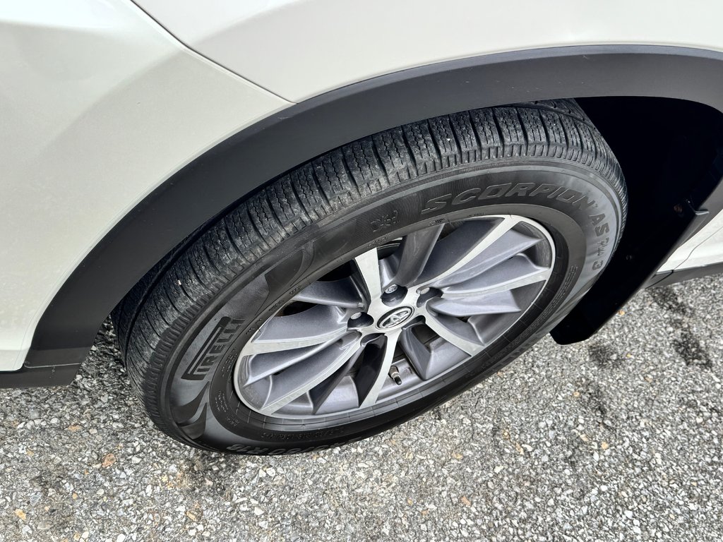 2019 Toyota Highlander XLE AWD / 8 PLACES / GPS / CUIR ET ++++ / in Thetford Mines, Quebec - 14 - w1024h768px