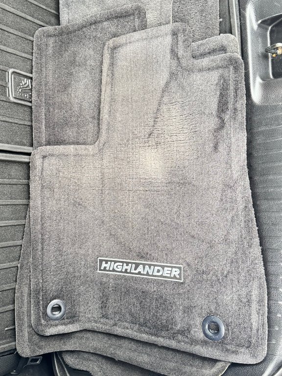 2019 Toyota Highlander XLE AWD / 8 PLACES / GPS / CUIR ET ++++ / in Thetford Mines, Quebec - 75 - w1024h768px