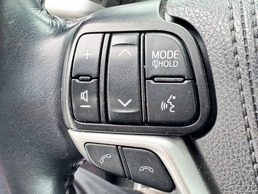 2019 Toyota Highlander XLE AWD / 8 PLACES / GPS / CUIR ET ++++ / in Thetford Mines, Quebec - 41 - w1024h768px