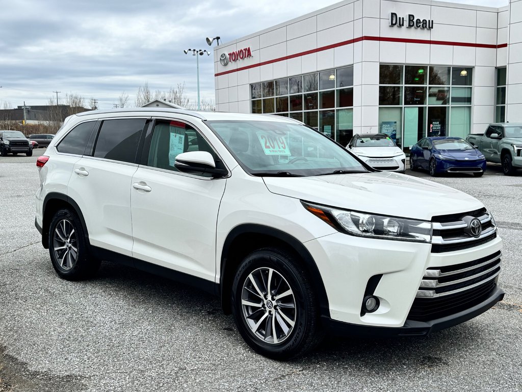 2019 Toyota Highlander XLE AWD / 8 PLACES / GPS / CUIR ET ++++ / in Thetford Mines, Quebec - 3 - w1024h768px