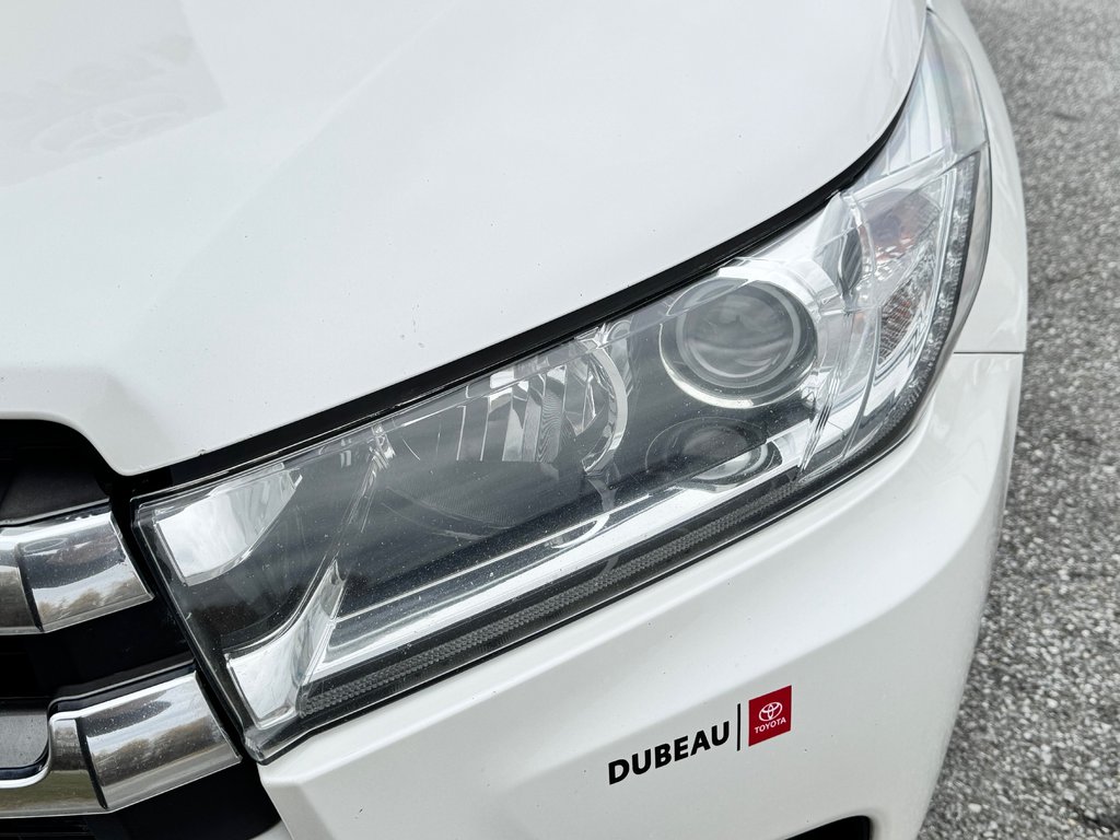 2019 Toyota Highlander XLE AWD / 8 PLACES / GPS / CUIR ET ++++ / in Thetford Mines, Quebec - 10 - w1024h768px