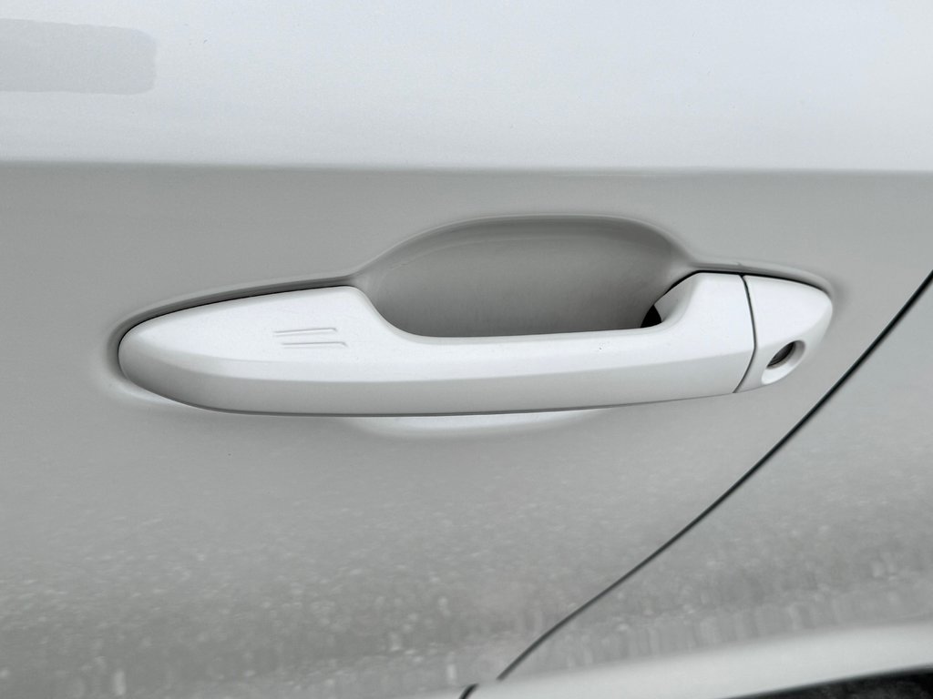 2019 Toyota Highlander XLE AWD / 8 PLACES / GPS / CUIR ET ++++ / in Thetford Mines, Quebec - 22 - w1024h768px