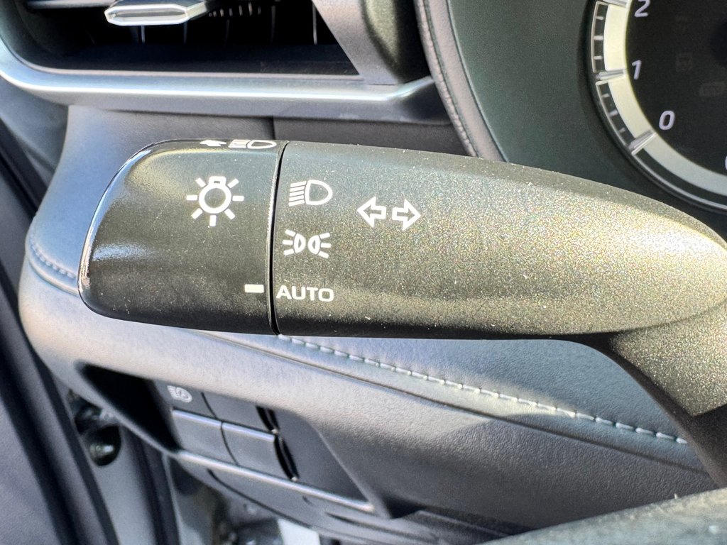 2020 Toyota Highlander LE AWD / PRIX IMBATTABLE / 8 PLACES / in Thetford Mines, Quebec - 36 - w1024h768px