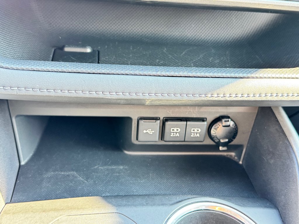 2020 Toyota Highlander LE AWD / PRIX IMBATTABLE / 8 PLACES / in Thetford Mines, Quebec - 44 - w1024h768px