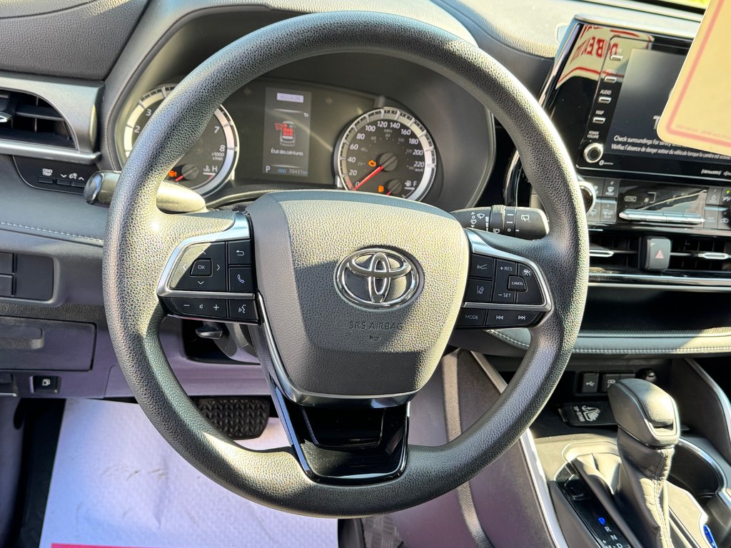 2020 Toyota Highlander LE AWD / PRIX IMBATTABLE / 8 PLACES / in Thetford Mines, Quebec - 34 - w1024h768px