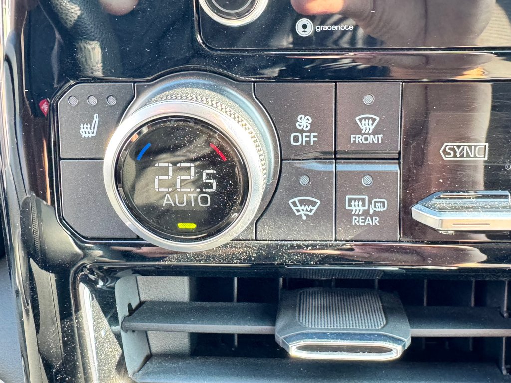 2020 Toyota Highlander LE AWD / PRIX IMBATTABLE / 8 PLACES / in Thetford Mines, Quebec - 42 - w1024h768px