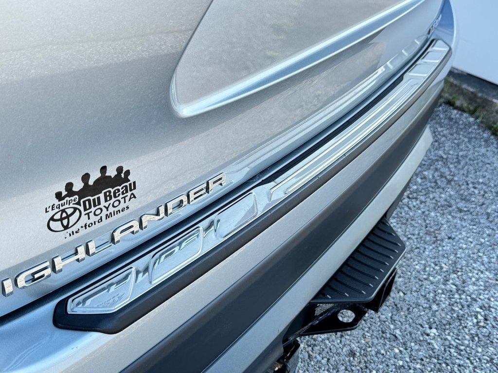 2020 Toyota Highlander LE AWD / PRIX IMBATTABLE / 8 PLACES / in Thetford Mines, Quebec - 23 - w1024h768px