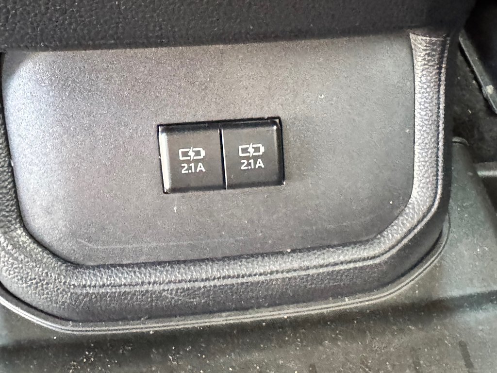 2020 Toyota Highlander LE AWD / PRIX IMBATTABLE / 8 PLACES / in Thetford Mines, Quebec - 63 - w1024h768px