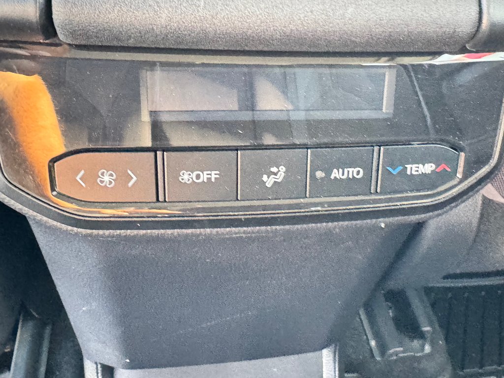 2020 Toyota Highlander LE AWD / PRIX IMBATTABLE / 8 PLACES / in Thetford Mines, Quebec - 62 - w1024h768px