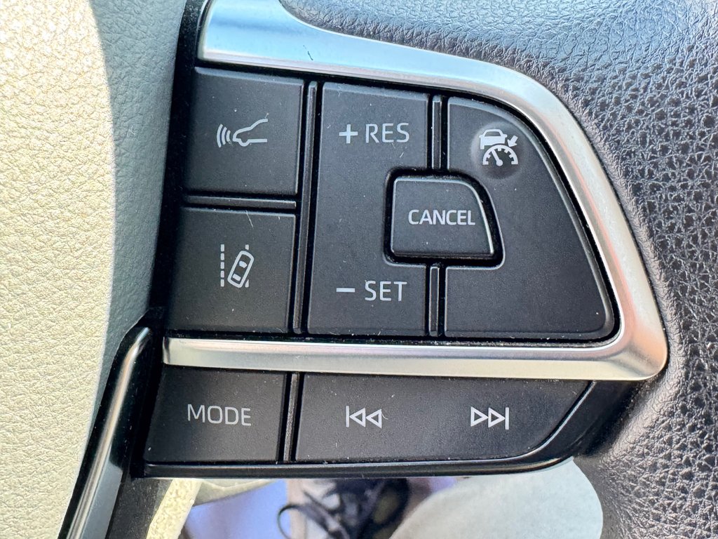 2020 Toyota Highlander LE AWD / PRIX IMBATTABLE / 8 PLACES / in Thetford Mines, Quebec - 37 - w1024h768px