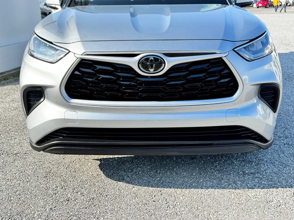2020 Toyota Highlander LE AWD / PRIX IMBATTABLE / 8 PLACES / in Thetford Mines, Quebec - 13 - w1024h768px