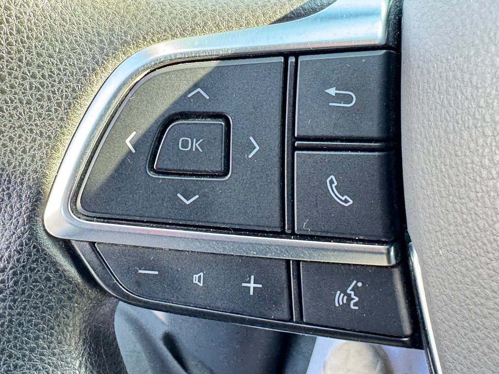 2020 Toyota Highlander LE AWD / PRIX IMBATTABLE / 8 PLACES / in Thetford Mines, Quebec - 35 - w1024h768px