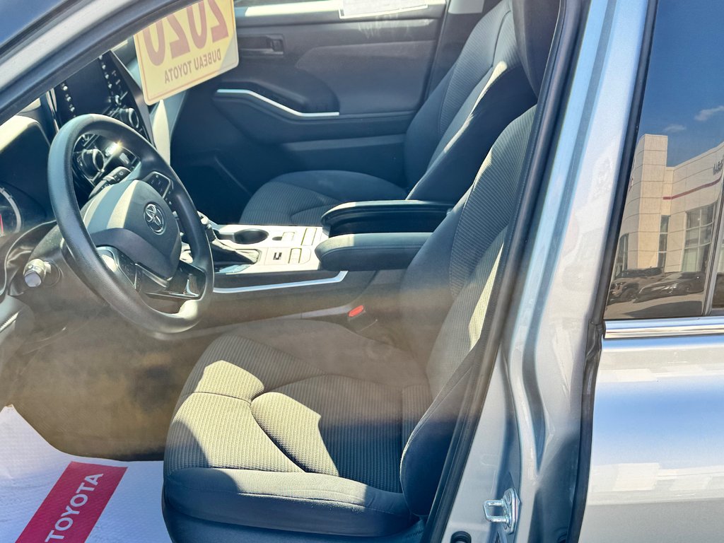 2020 Toyota Highlander LE AWD / PRIX IMBATTABLE / 8 PLACES / in Thetford Mines, Quebec - 28 - w1024h768px