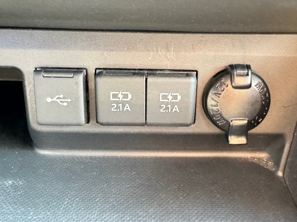 2020 Toyota Highlander LE AWD / PRIX IMBATTABLE / 8 PLACES / in Thetford Mines, Quebec - 45 - w1024h768px