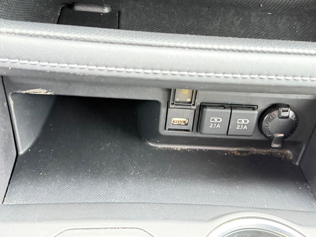 2020 Toyota Highlander LE AWD / 8 PASSAGERS / HITCH TOYOTA / in Thetford Mines, Quebec - 39 - w1024h768px