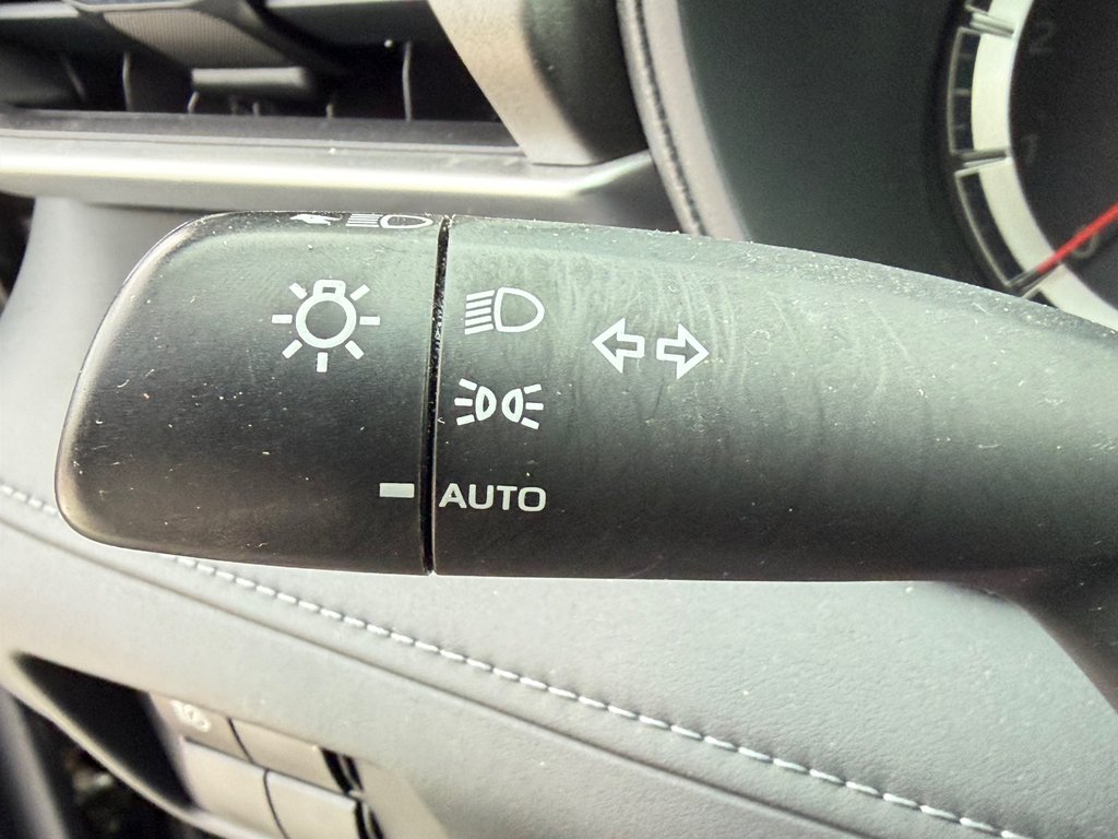 2020 Toyota Highlander LE AWD / 8 PASSAGERS / HITCH TOYOTA / in Thetford Mines, Quebec - 32 - w1024h768px