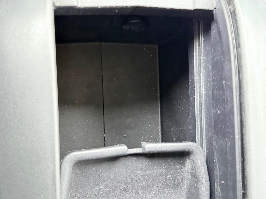 2020 Toyota Highlander LE AWD / 8 PASSAGERS / HITCH TOYOTA / in Thetford Mines, Quebec - 44 - w1024h768px