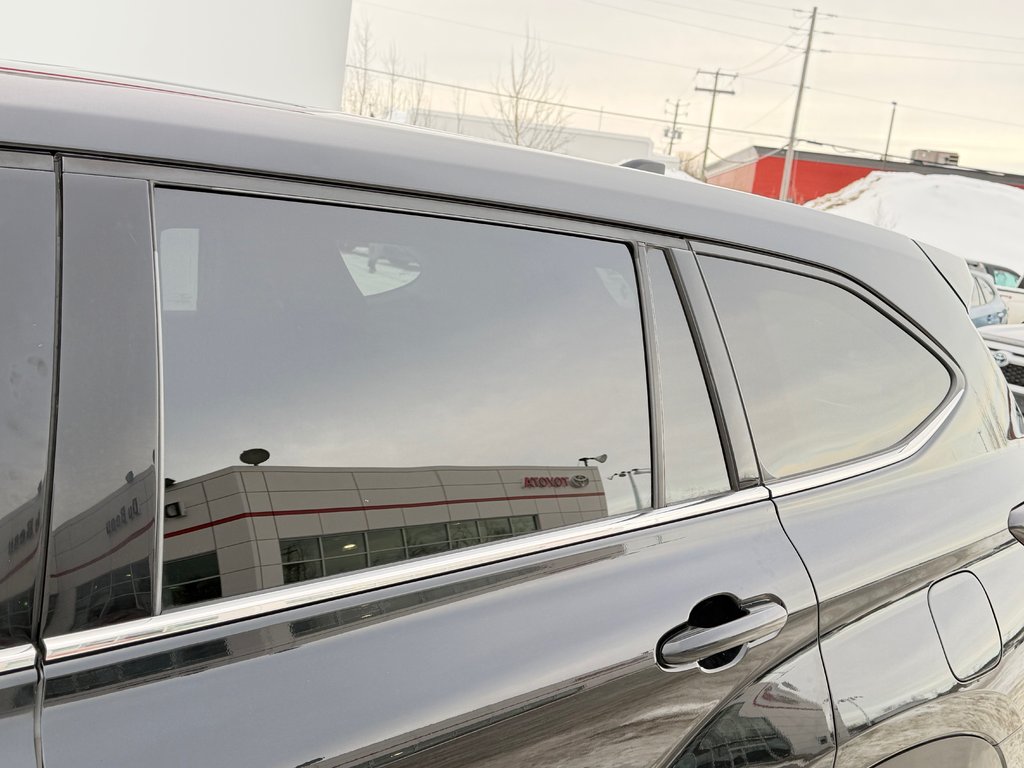 2020 Toyota Highlander LE AWD / 8 PASSAGERS / HITCH TOYOTA / in Thetford Mines, Quebec - 16 - w1024h768px