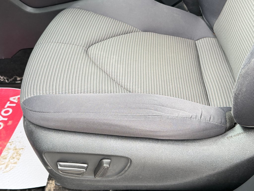 2020 Toyota Highlander LE AWD / 8 PASSAGERS / HITCH TOYOTA / in Thetford Mines, Quebec - 28 - w1024h768px